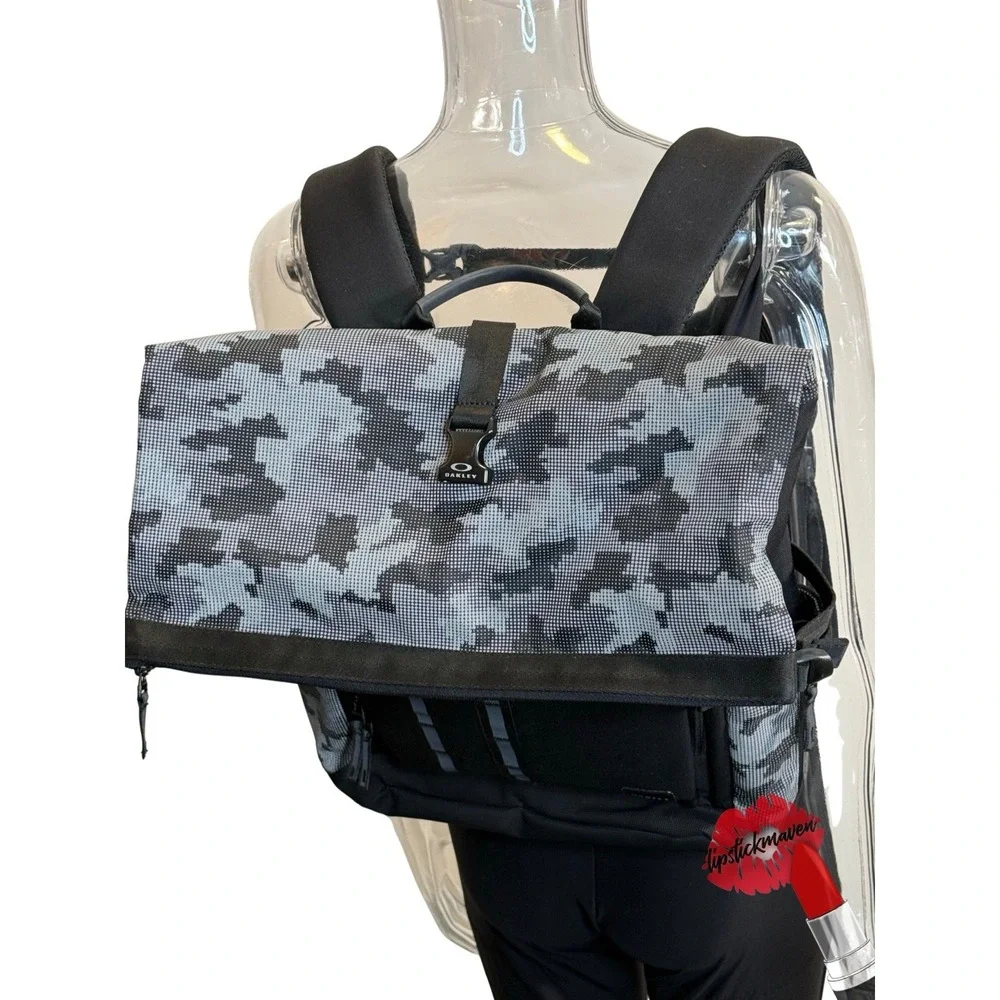 Oakley Backpack Utility Rolled Up Black Camo Blackout School